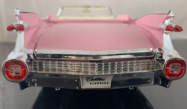 CADILLAC ELDORADO 1959 1:18 model Maisto 36813 > Maisto